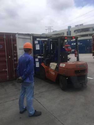 江苏外高桥堆场危险品进出口拆装箱与装卸搬运服务详解